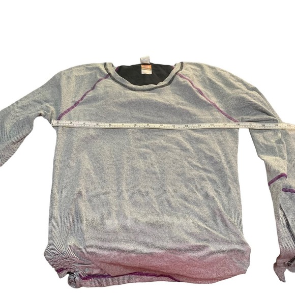 Lucy Tech Gray and Purple Long Sleeve Active Wear Ruched Top Size Extra Small - Picture 12 of 12